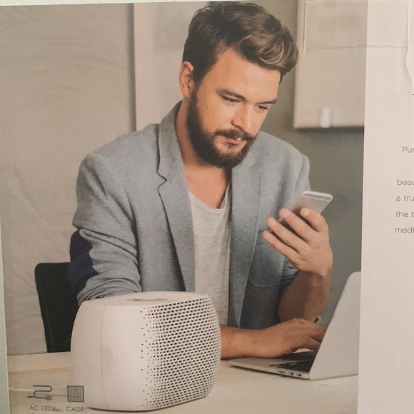 Purezone Breeze Pure enrichment Tabletop air purifier - Picture 3 of 3